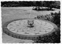 1957: Rundbrunnen im Brunnengarten